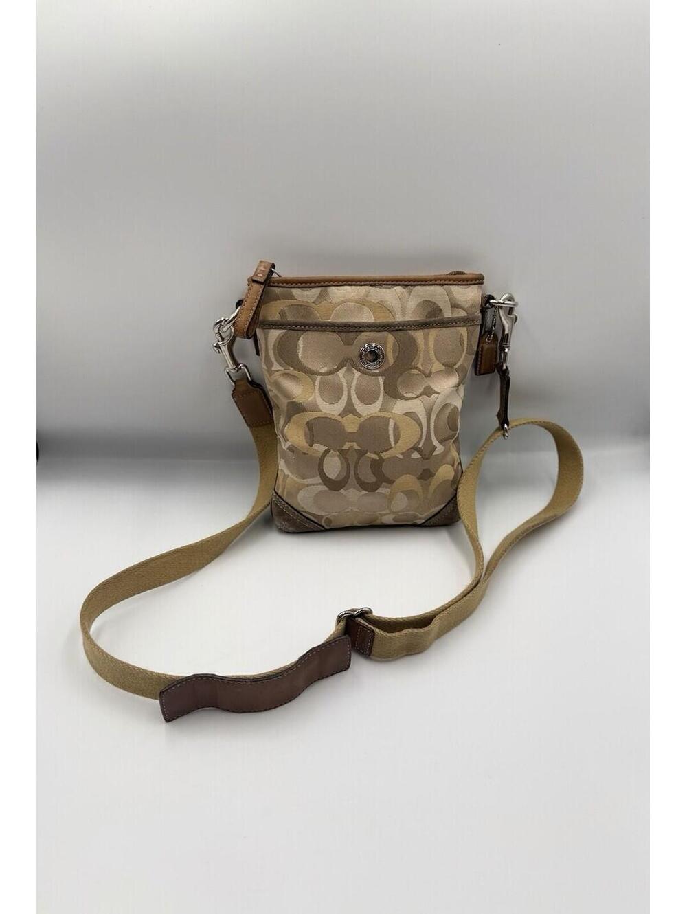 Coach 8K22 Optic Signature C Swingpack Crossbody Purse